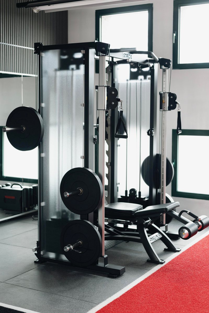 Machine à poulies STRIDE pour musculation